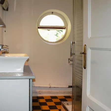 3 Bedroom Pet Friendly In Lamalou-les-bains Grandru