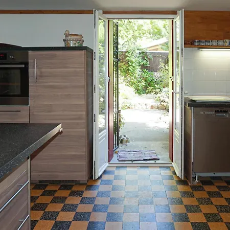 3 Bedroom Pet Friendly In Lamalou-les-bains بيت للعطل